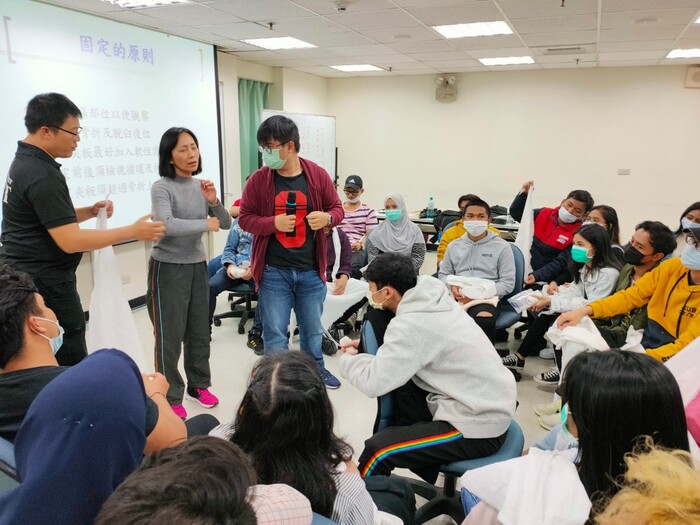 樂活民生學院餐飲管理系國際學生產學合作專班 「基本救命術 BLS 訓練研習營」活動圖片