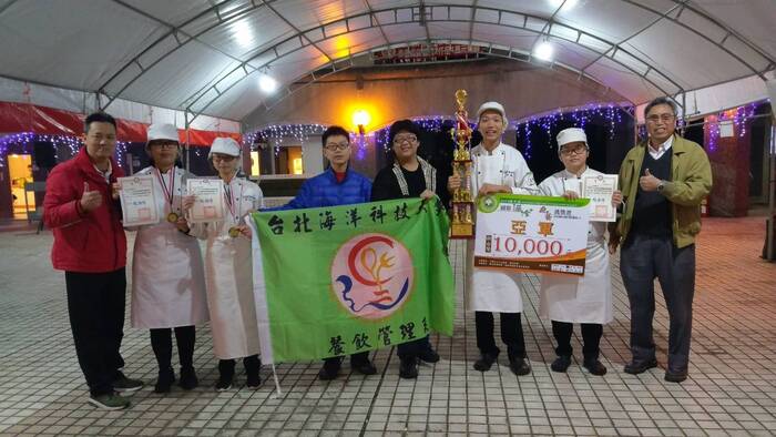2018佛光盃國際舒食挑戰賽~榮獲主餐靜態展示優勝、盤飾點心靜態展示銅獎、現場烹調學生組銀獎圖片